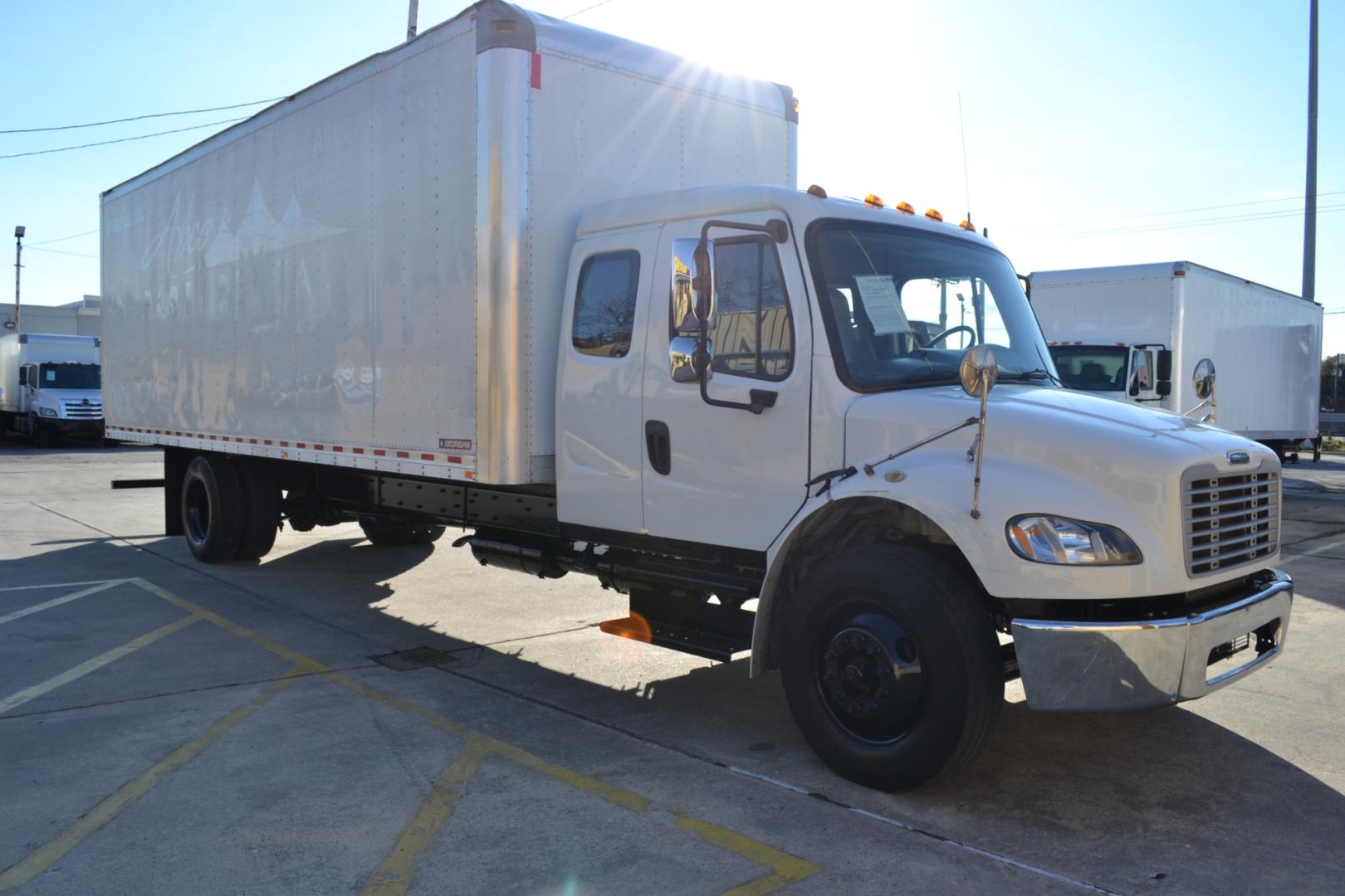 2017 WHITE /BLACK FREIGHTLINER M2-106 with an CUMMINS ISB 6.7L 260HP engine, ALLISON 2500RDS AUTOMATIC transmission, located at 9172 North Fwy, Houston, TX, 77037, (713) 910-6868, 29.887470, -95.411903 - Photo#2